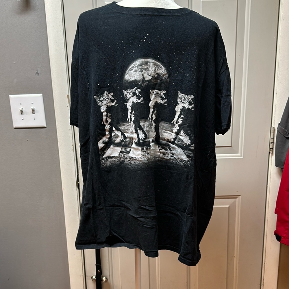 Black Cat Beatles Abbey Road Moonwalk Short Sleeve Tee
